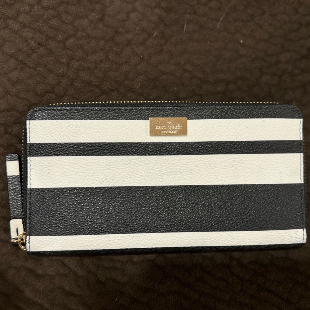 Kate’s spade wallet